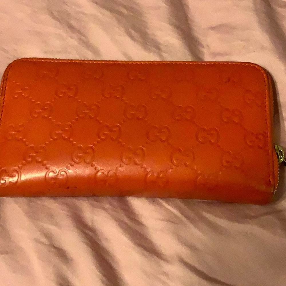 Red Gucci wallet